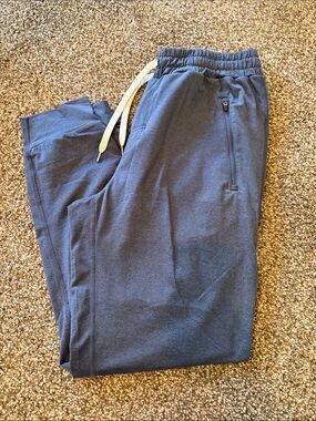 Vuori men’s Navy Drawstring Joggers with Zip Pocket
